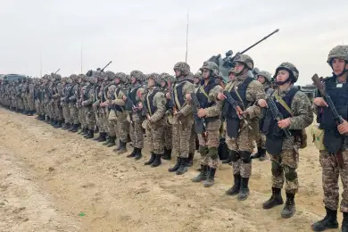 Части Вооруженных сил Казахстана подняли по тревоге 