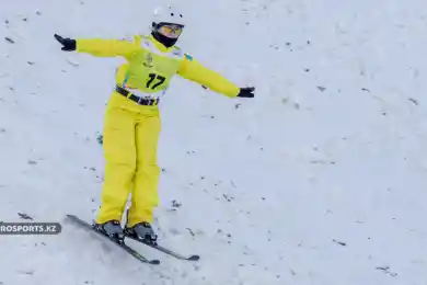 Фристайлистка Калмурзаева упала во время прыжка на Олимпиаде-2022