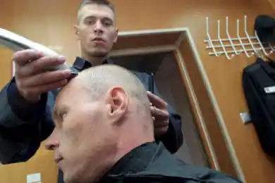 Глава МВД Казахстана запретил стричь арестованных в СИЗО