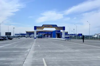 Китай закрывает пункты автопропуска с Казахстаном 