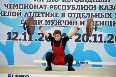 На чемпионате Казахстана 14-летняя Прозорова перетолкала взрослых соперниц 