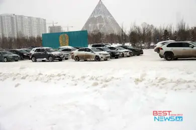 Столицу засыпало снегом: за сутки в Нур-Султане выпала месячная норма осадков 