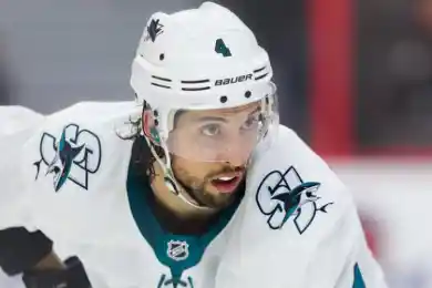 Барыс подписал защитника из АХЛ