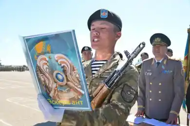 Новые морские пехотинцы принесли присягу 