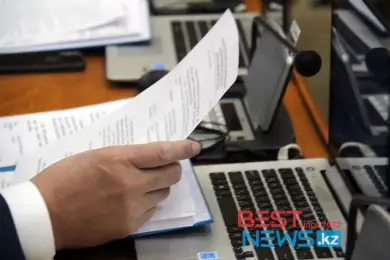 Парламент Казахстана принял поправки в закон о Елбасы 