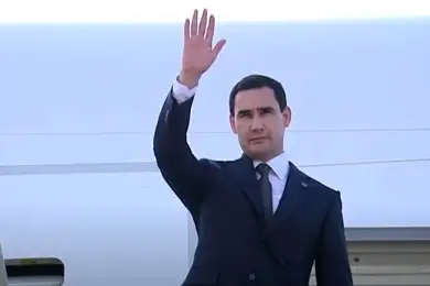Президент Туркменистана прибывает в Казахстан  