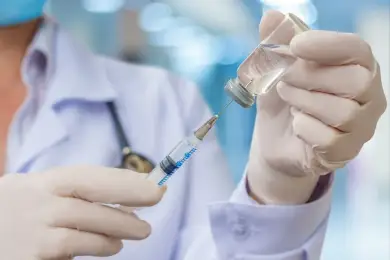 Иностранных дипломатов начали вакцинировать в Казахстане 