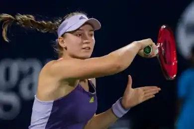 Рыбакина выиграла у победительницы двух турниров Grand Slam