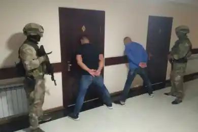 Двое братьев из Шымкента угнали джип у россиянина