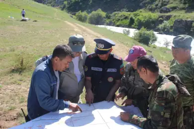 Спасателей МЧС Узбекистана подключили к поиску туристов в Туркестанской области 