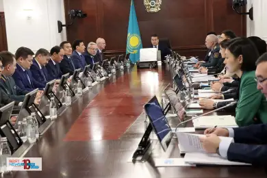 После долгого перерыва Правительство Казахстана офлайн собралось на заседание в полном составе - фото 