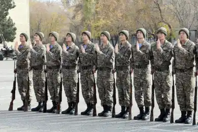 В Десантно-штурмовых войсках Казахстана показали обучение молодых призывников