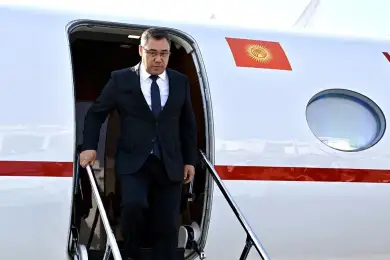 Президент Кыргызстана прибыл в Астану 