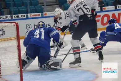 "Serdalina. Всё hockey" задала главному тренеру "Барыса" вопрос про пассивных защитников 