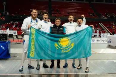 Сборная Казахстана по фехтованию впервые выиграла лицензии на Олимпиаду в Париж 