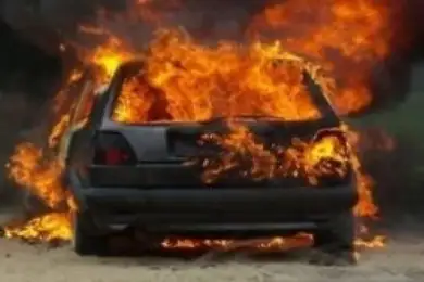 В Талыдкоргане на ходу загорелось авто, водителя госпитализировали с ожогами 