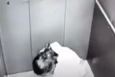 Справила нужду в лифте: суд вынес приговор в Нур-Султане