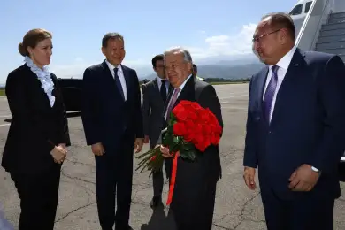Генсек ООН и Президент Монголии прибыли в Астану 