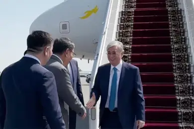 Токаев прилетел в Алматы на встречу с главой МИД Кореи 