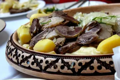 Ет етке, сорпа бетке: казахстанцы стали больше есть мяса на карантине  