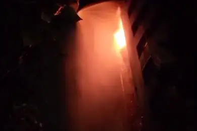В Астане эвакуировали жильцов после пожара в ЖК «Семь бочек» 