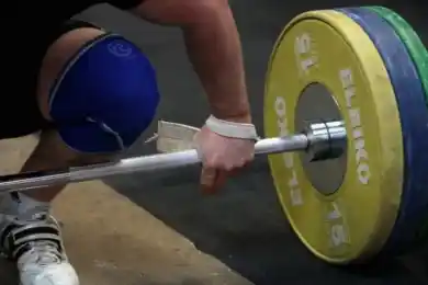 Федерация тяжелой атлетики Казахстана дисквалифицировала трех тренеров