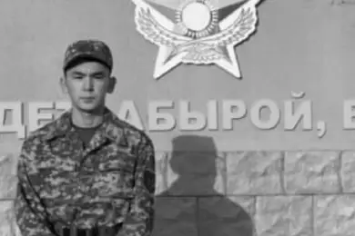 Президент Казахстана соболезновал семье погибшего военнослужащего Алибека Калбая 