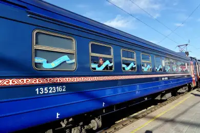  Из Астаны в Павлодар запустили поезд Победы с фотографиями героев-казахстанцев 