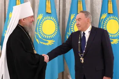 Нурсултану Назарбаеву вручили высшую награду Православной Церкви Казахстана 
