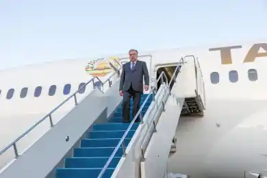 Президент Таджикистана Эмомали Рахмон прибыл в Казахстан