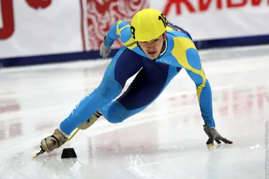 Олимпиада-2022: знаменосец Ажгалиев отобрался в полуфинал в шорт-треке 