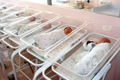 Казахстанки стали больше рожать мальчиков, при этом возраст рожениц увеличился 