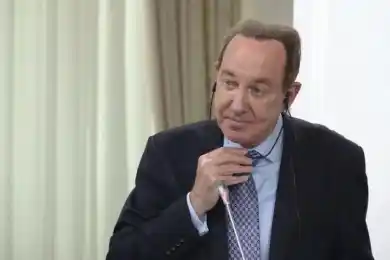 Питер Фостер покидает «Air Astana» после 20-летней работы