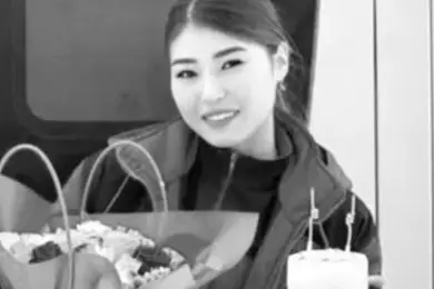 Глава столичного УЗ Астаны подтвердила смерть Улданы после падения кондиционера 