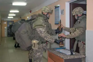 Военнослужащих Казахстана подняли по тревоге 