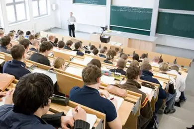 Преподавателям вузов увеличат зарплату: приказ главы МОН Казахстана 