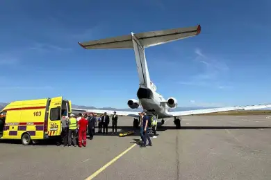 Двух детей после ДТП в Урджаре отправили бортом в Астану 