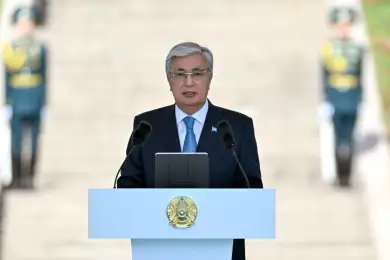 «Пусть гордо реет наш небесно-голубой стяг» - Президент Казахстана 