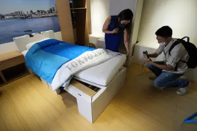 Высыпаются ли боксёры Казахстана на картонных кроватях в Токио – ответ тренера 