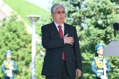 Президент Казахстана предложил пересмотреть ответственность при использовании госсимволов 