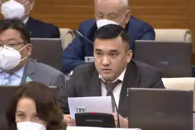 Мажилис досрочно прекратил полномочия депутата Сембинова 