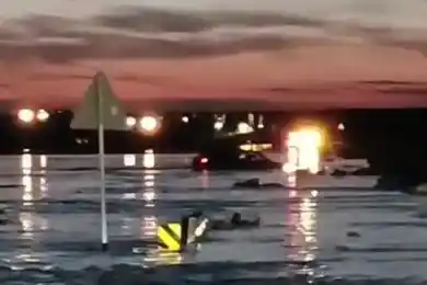 Водитель джипа утонул на затопленной дороге: двое выжили