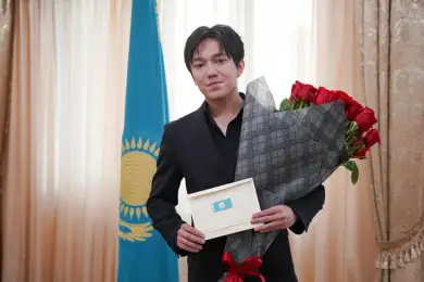 Актоты Раимкулова поздравила Димаша и вручила письмо от Президента Казахстана 