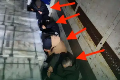 В Актюбинской области 10 иностранцев спрятали под стройматериалами в грузовике 