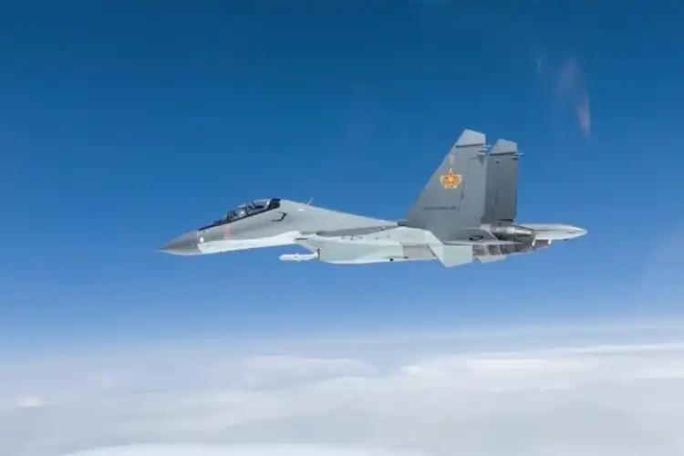 Как борт Председателя КНР сопровождали истребители ВВС Казахстана