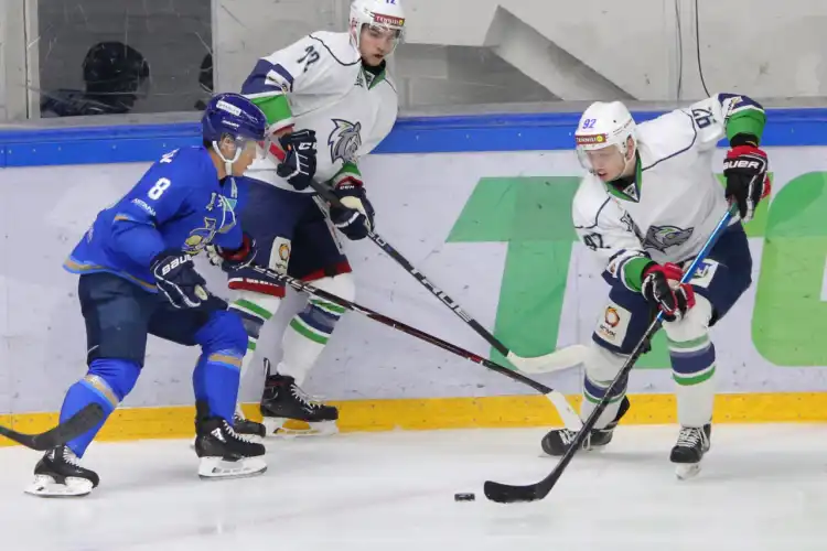 "Сарыарка" уступила в овертайме, "Номад" победил "Горняк"