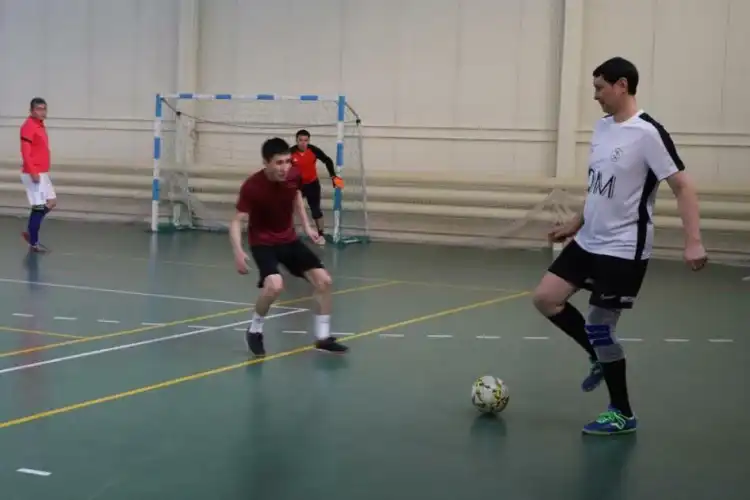 Вице-премьер Ерулан Жамаубаев сыграл в мини-футбол