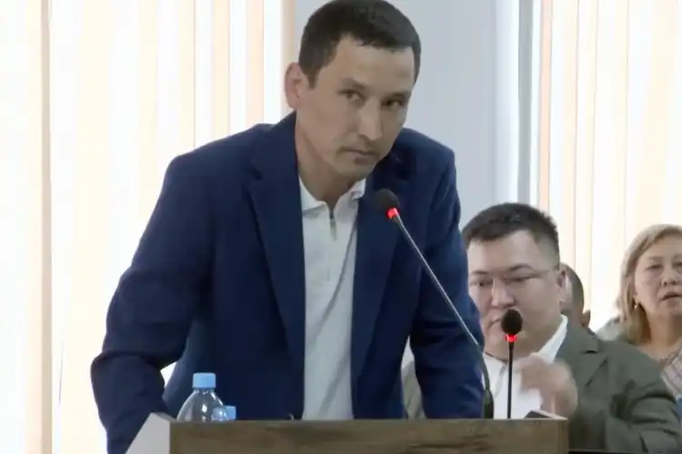 Отец Шерзата рассказал, почему не пришел в морг и не участвовал в омовении