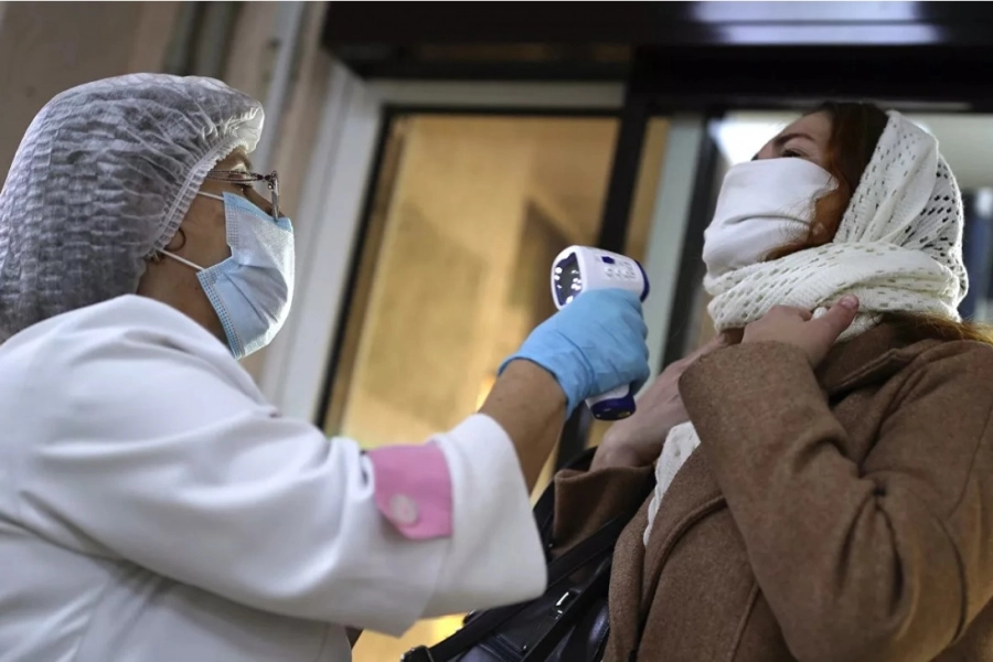 В Казахстане за сутки двое скончались от пневмонии и выявили 820 случаев коронавируса 