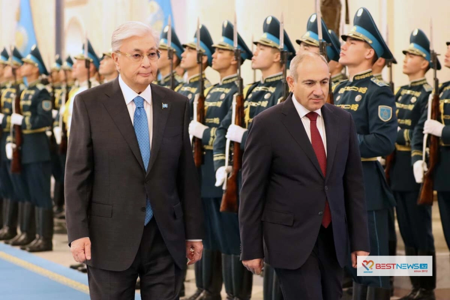 В Акороде начались переговоры Президента Казахстана и Премьер-министра Армении 